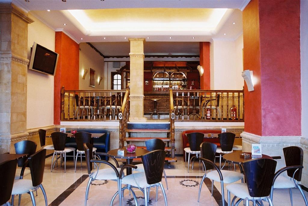 Argo Hotel Piraeus Exterior photo